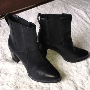 Clark’s Artisan Black Leather Ankle Boots